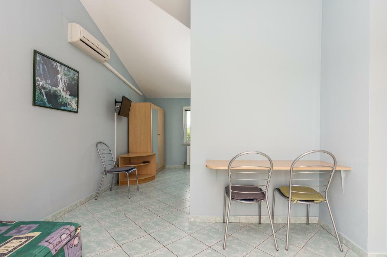 Apartmani Albi Затон Экстерьер фото
