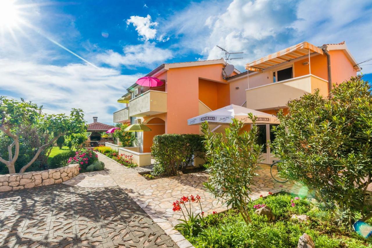 Apartmani Albi Затон Экстерьер фото