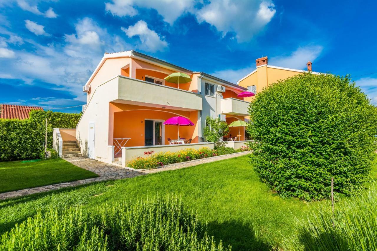 Apartmani Albi Затон Экстерьер фото